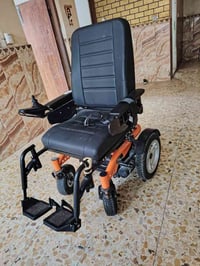 كرسي معوقين • مستعمل أسبوع واحد • ديوانية