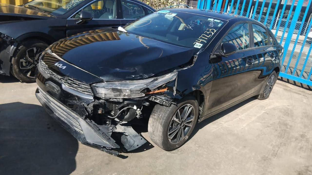 فورتي2024 وارد امريكي
حادثه موضح بصوره 
 كير ومحرك مكفولات

ماشيه 44 ميل

سياره جديده بمعنى الكلمه 
ما بيه اي نقص تبريد ثلج
حجر صالنصه بلادي 
ولا كلوب مشتغل بل دشبول 
ترايه زيرو 

مكاني بغداد المنصور 

السعر 145وبي مجال 
بصيط
رقمي ***********
