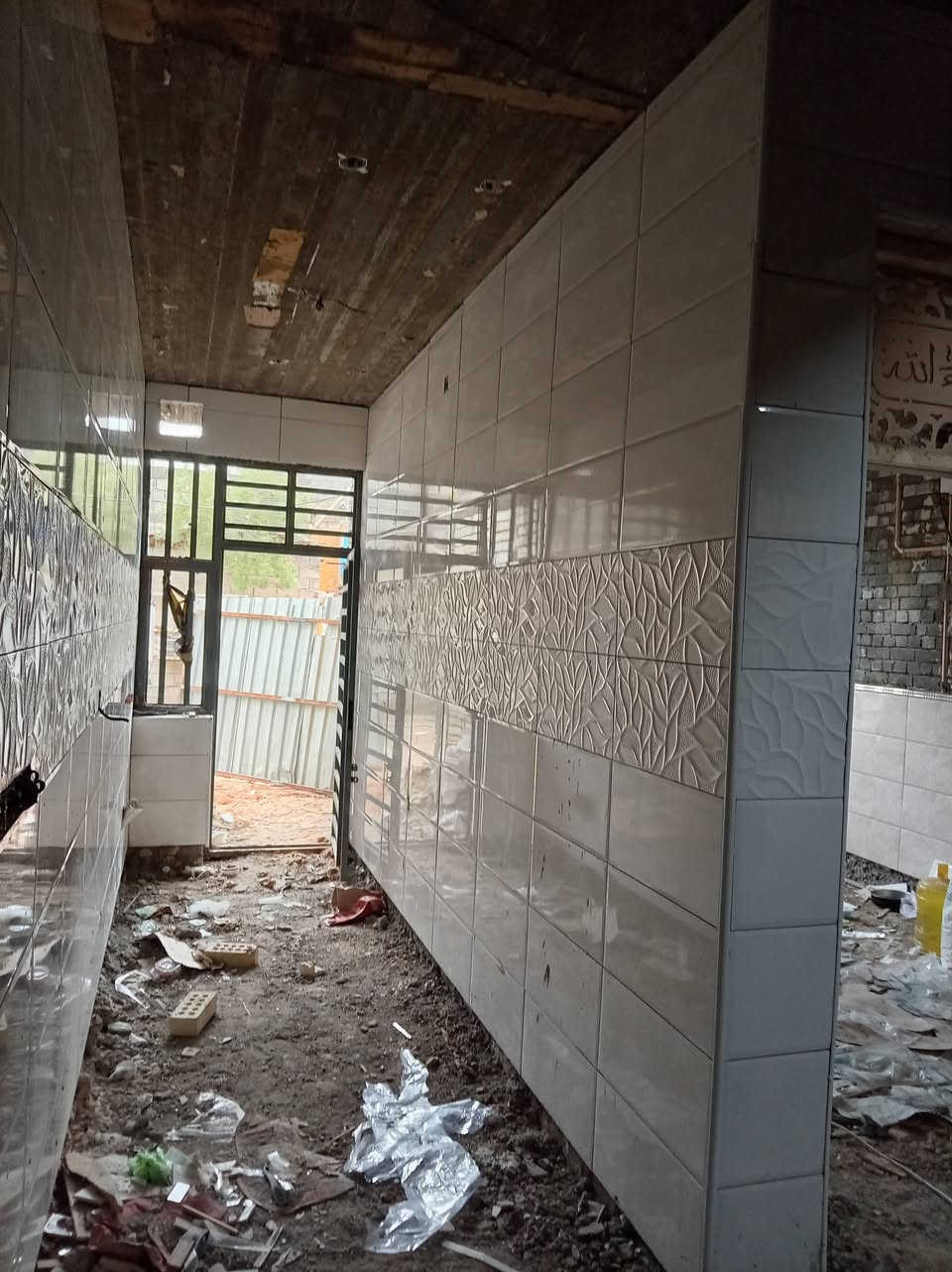 شغل ابو ادم المصري خلف درجه اولى جدران وارضيه وبورسلين ومرمر ***********
