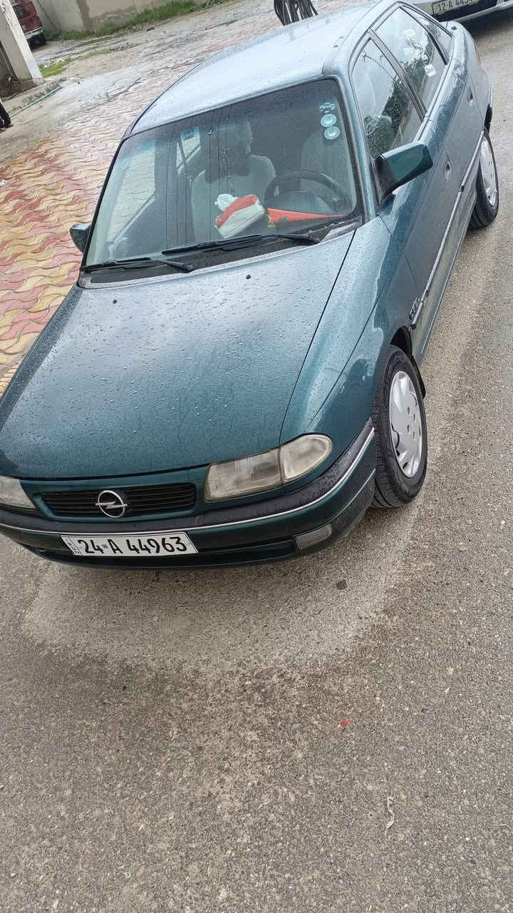 للـــــــــــــبيع
اوبل استرا
 موديل ١٩٩٧
حجم ١٨
كير توماتيك 
***********
***********
