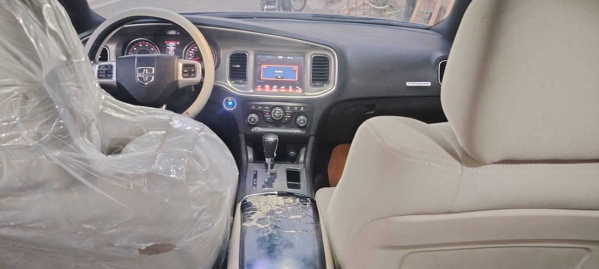جارجر 2012 ادوات ادوات مكينه 3600 كير مكفول  فول مواصفات نشغيل عن بعد فول ماعدا الفتحه
  السعر 50 وبيها مجال المكان ميسان العماره
اتصال ***********
