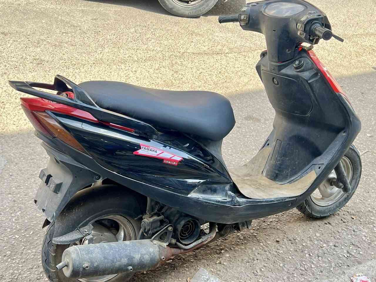 سلام عليكم
ياماها بومه للبيع 
محركها مال باله كشر جديد 
للبيع سعرها 350 وبيها مجال
عنوان الرمادي شارع الكص 
***********
