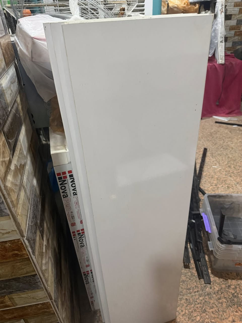 السلام عليكم فاترينات عدد٤ مع وحده ازغيره
مع ميز كاشير بدون جرار
العرض الفاترينات متر نزال ٢٠
الارتفاع مترين ونص نظافه ١٠٠/١٠٠
مع رفوف ام دي اف الثقيل عدد الرفوف ٢٠
عرض متر و٢٠ 
نزال ٣٠ سم
مساطر عدد ٢٠ 
طول متر و٢٠
شيال عدد ٦١ شيال
مع ميزان الكتروني جديد مع حافضات اغراض بلاستك عدد ٤ مكاني نجف ابيعهن شلعه وحده جوه ال٥٠٠ الف بيع مستعجل ***********
