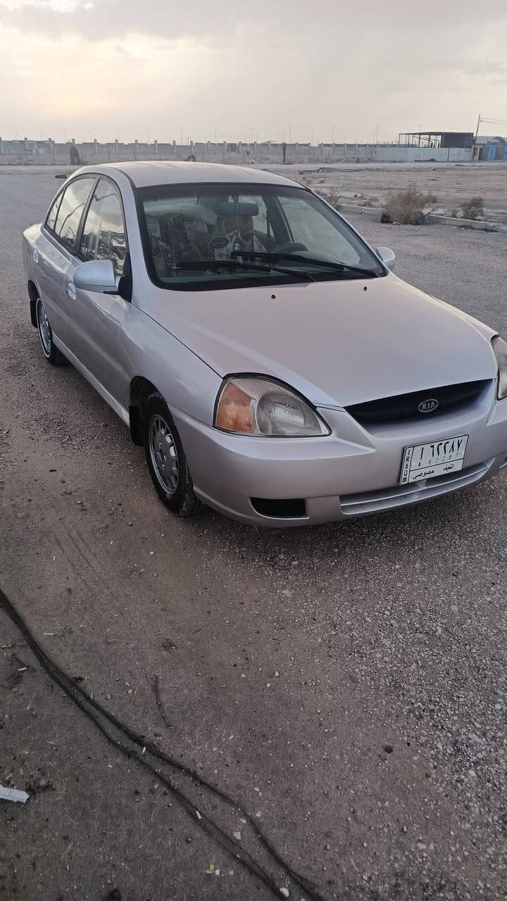 السلام عليكم كيا ريو وارد خليجي السعر 48  موديل 2003رقم نجف السياره جاهزه و مكفوله من كلشي كير و  محرك مفتوح جديد حداديه جديده تخم تأير جديد كهربائيات كلهه شغاله مكفوله من الضربه و راعي السعر 48 اتصال ***********او *********** مكان السياره نجف
