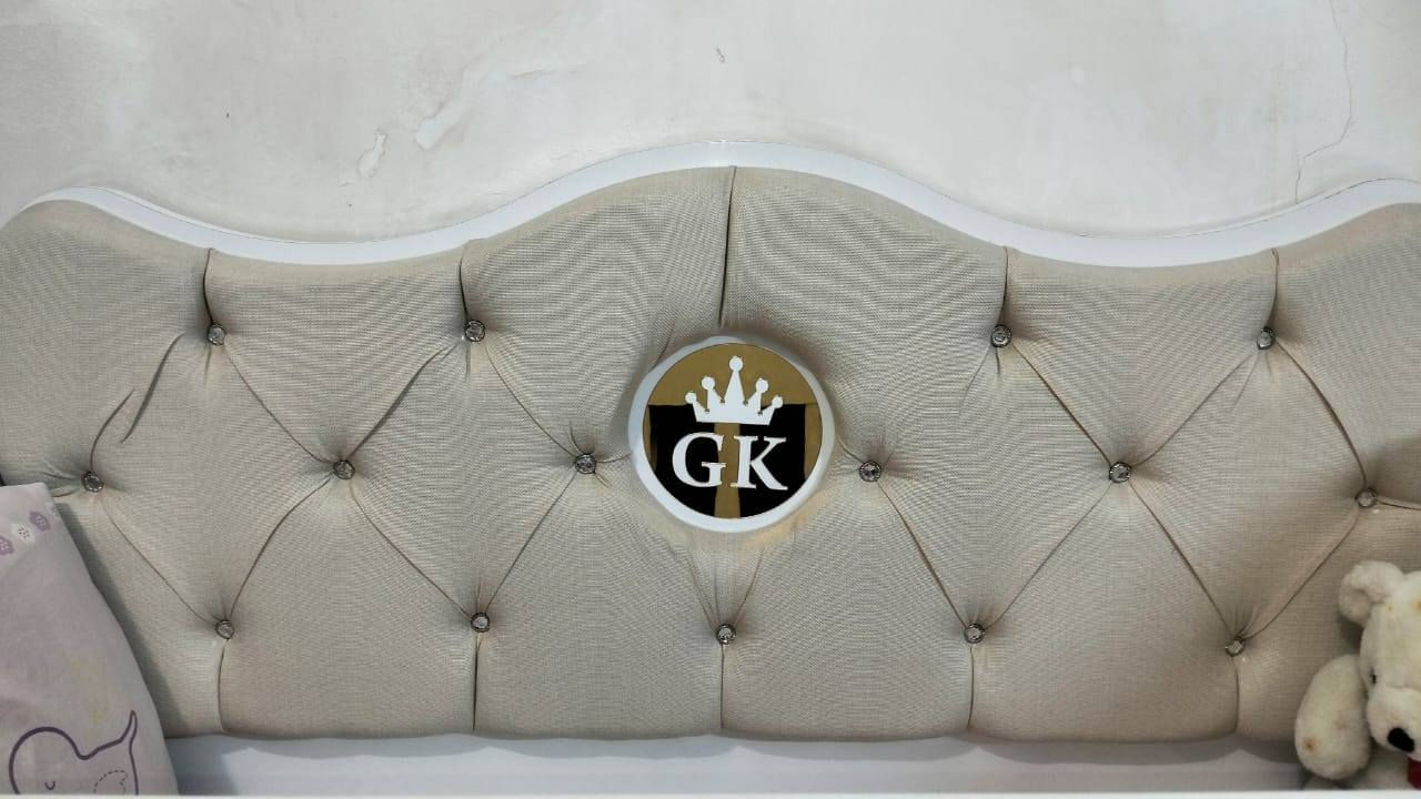 جرباية للبيع استخدام قليل نظيفة كلش دوشمة وتور ودوشك والدوشك بعدة بالجيس طولها ١.٦٦ سعرها ١٦٠ وبيها مجال شي بسيط مكاني بغداد
***********
