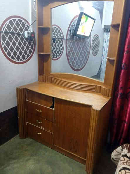 سلام عليكم غرف نوم توج مستخدم
حطاطه سعرها 500 وبي مجال عنوان القائم  ***********
