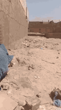 بيت ركن 200متر للبيع في منطقه الحميديه على جهه مشروع متواجد مي وكهرباء...