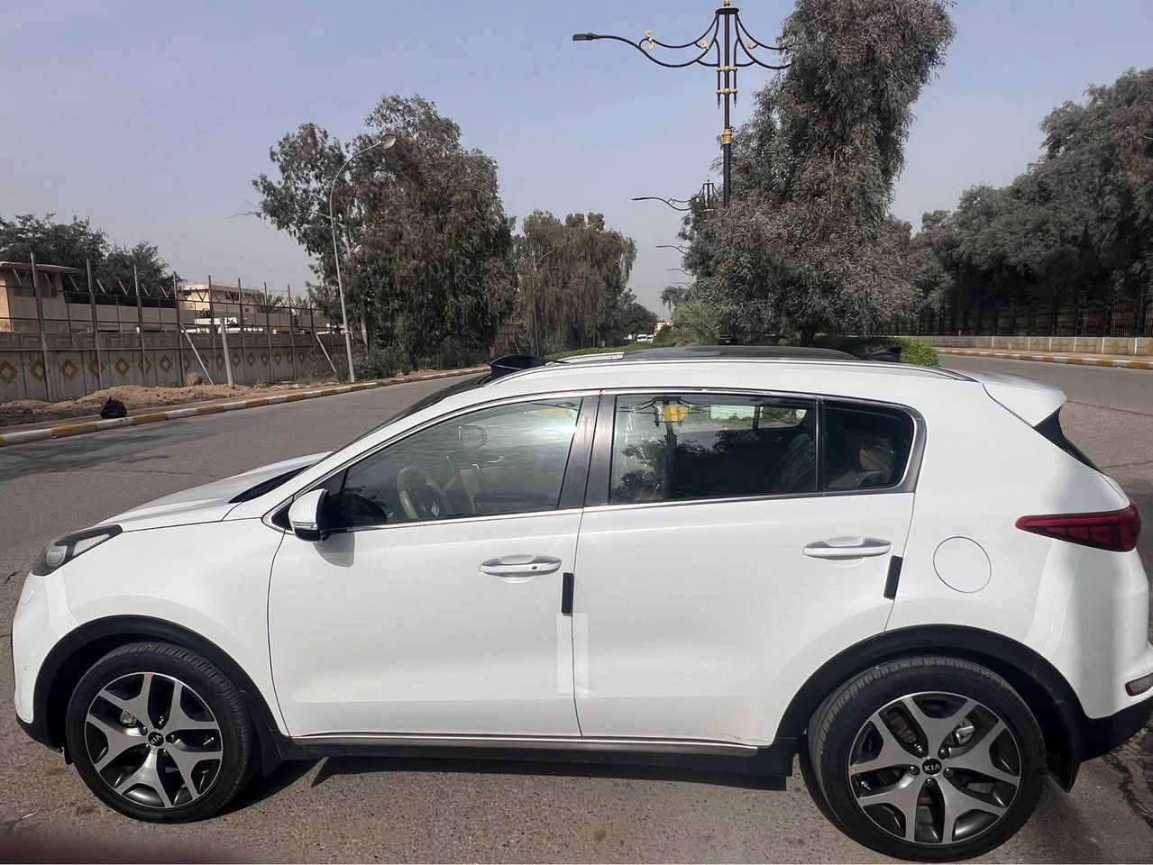 سلام عليكم
سبورتج جيتي لاين 
مديل ٢٠١٩
ماشيه ٦٠ 
فول موصفات 
اعلى فئة 
صندوق كهرباء 
كراسي كهرباء 
بنوراما 
تبريد بيانو 
كشن حار بارد 
انظمه قياده 
سياره حلوه وجديده. مناقصه شي 
بيه هواي موصفات معروفه موصفات ال جيتي لاين 
كفاله من صبغ والتبديل. كير مكينه كفاله. 
بيه ٣اماكن  بيدي ار رصعات. وساحبهن  
 السعر ١٩٩$ 
وبيه مجال بسيط جدا 

مكان مصفى الدوره 
*********** بغداد, العراق
