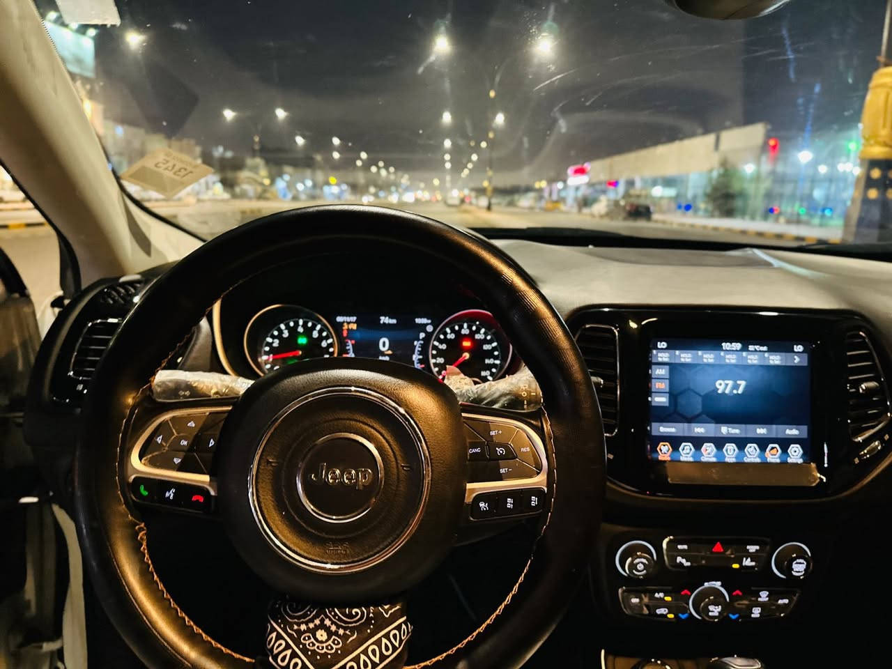 سياره جيب كومباس مديل ٢٠٢١ فول بصمه وبنوراما 
فول واحد عل واحد 
4سلندر  
اريد مراوس ب6 سلندر ونطي فرق


**إذا كنت صاحب هذا الإعلان وتريد حذفه لأي سبب، رجاءا أرسل رسالة إلى الدعم الفني**