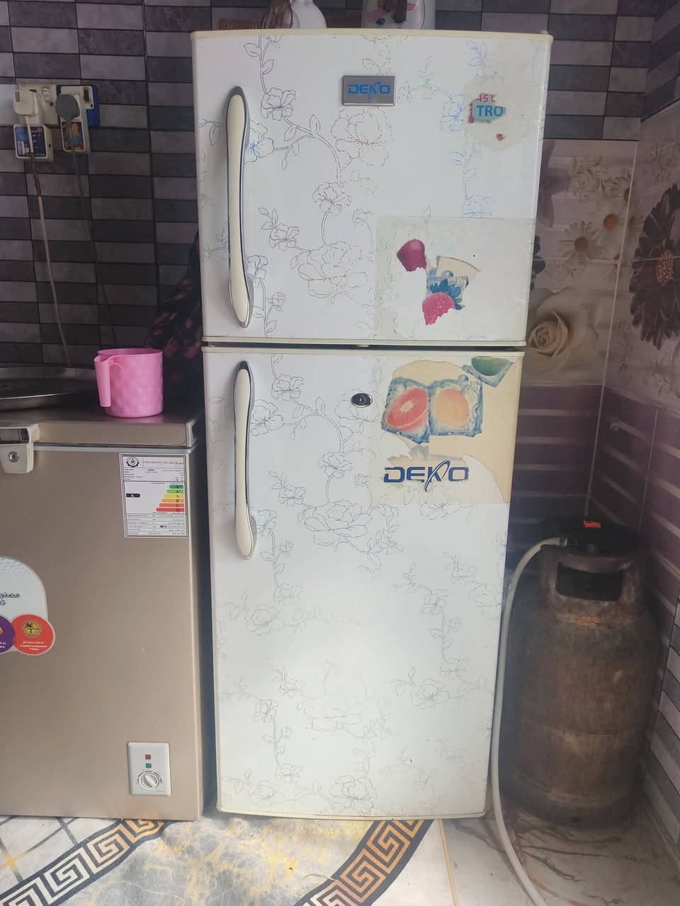 قفصين مال بلابل ب20 الف
ثلاجة اخت الجديدة  ب150 الف 
للاستفسار ***********
واتسب او مراسله الصفحة
