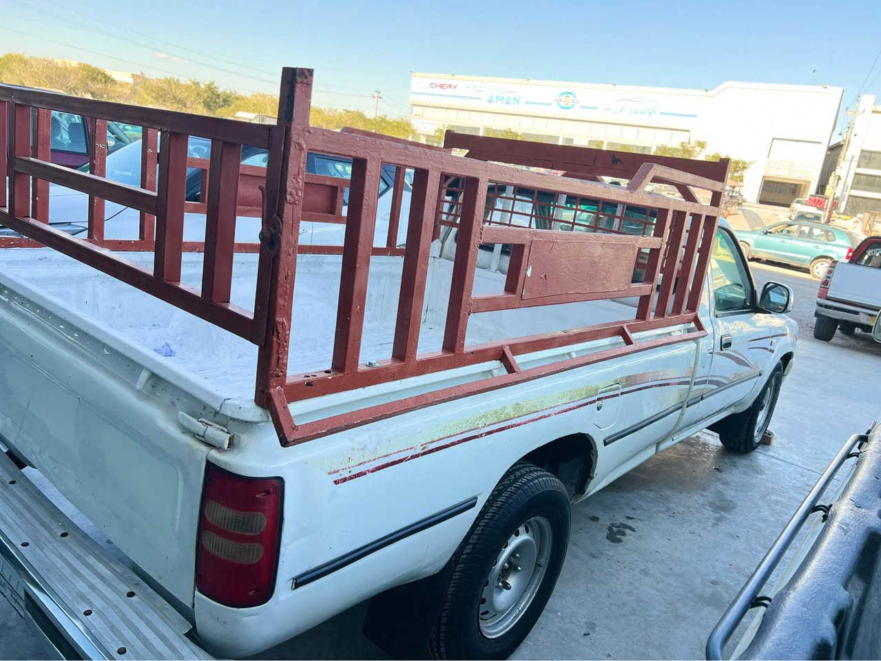 ئەم سەیارە جوانە بۆ فرۆشتن مۆدێلی ٢٠٠٦ سەیارەیەکی جوان و بێ مەسرفە مەکینە و گێڕی بە شەرتی فیتەر هاتا بڵێی پاک و جوانە مەنەفێستی جەمعێ فەلاحی هەیە و هیچ کێشەی نیە ماڵی دۆست و ئیشە نە زەربەی هەیە نە لێدران نە سبوخیش هەمووی لە سەر بیلاد ماوە تۆ نرخی ٣٧ گڵا و ماعەمەلەیەکی برایانە 
ژ.م *********** كالار, السليمانية
