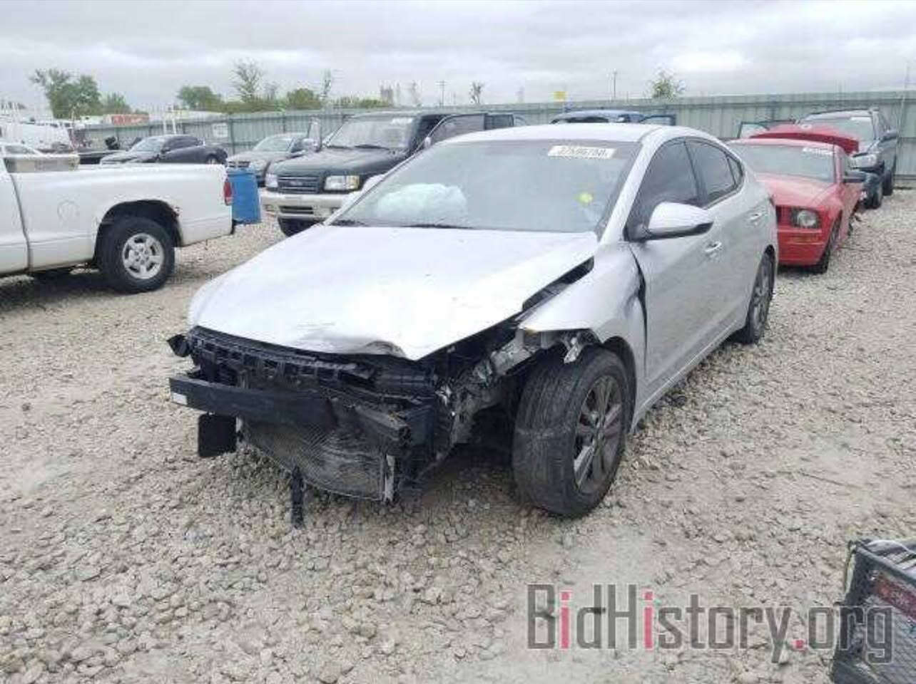 النترا 2018
امريكي رقم بغداد
سنوية جديدة
بيها منضومة غاز وشغالة خير من الله
كير ومكينة مكفولات
الحادث والسونار موجود بالصور 
 واكو بارد شبر يم البانزين
ماشية 133
مكانها بغداد
*********** اتصال / واتساب
*********** اتصال

السعر 120$
