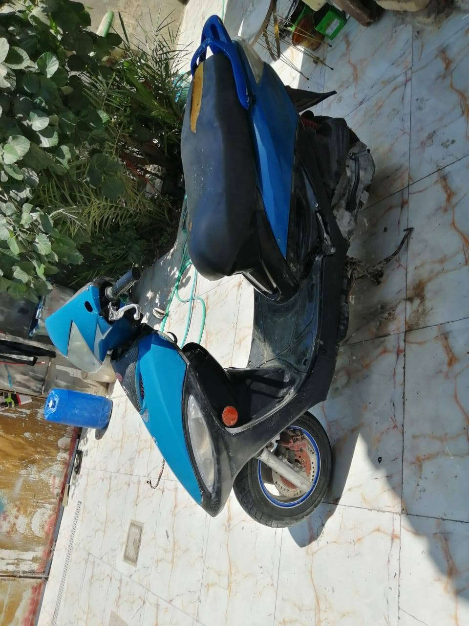 دراجه جي فور شغاله سلف هندر سكنات اشاير بك لايت كهربائيات كامله عداد سرعه عداد بانزين عداد رون  قفل جنطة قفل سكان  كفرات ختم واحد ماناقصها ايي شي سعرها 300 وبيها مجال مكاني بلفضليه رقمي ***********
