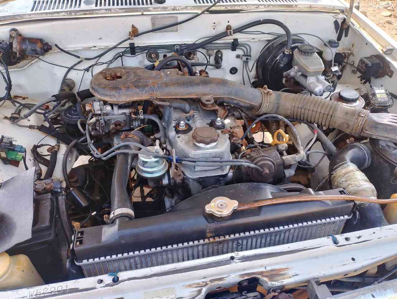 توته موديل 92 محرك وكير وكسن والشاصي مكفول والكشر شوف العين مكان ناصريه مركز تخم  السعر 65وبيهه مجال سياره جاهزه من الطول الطول***********
