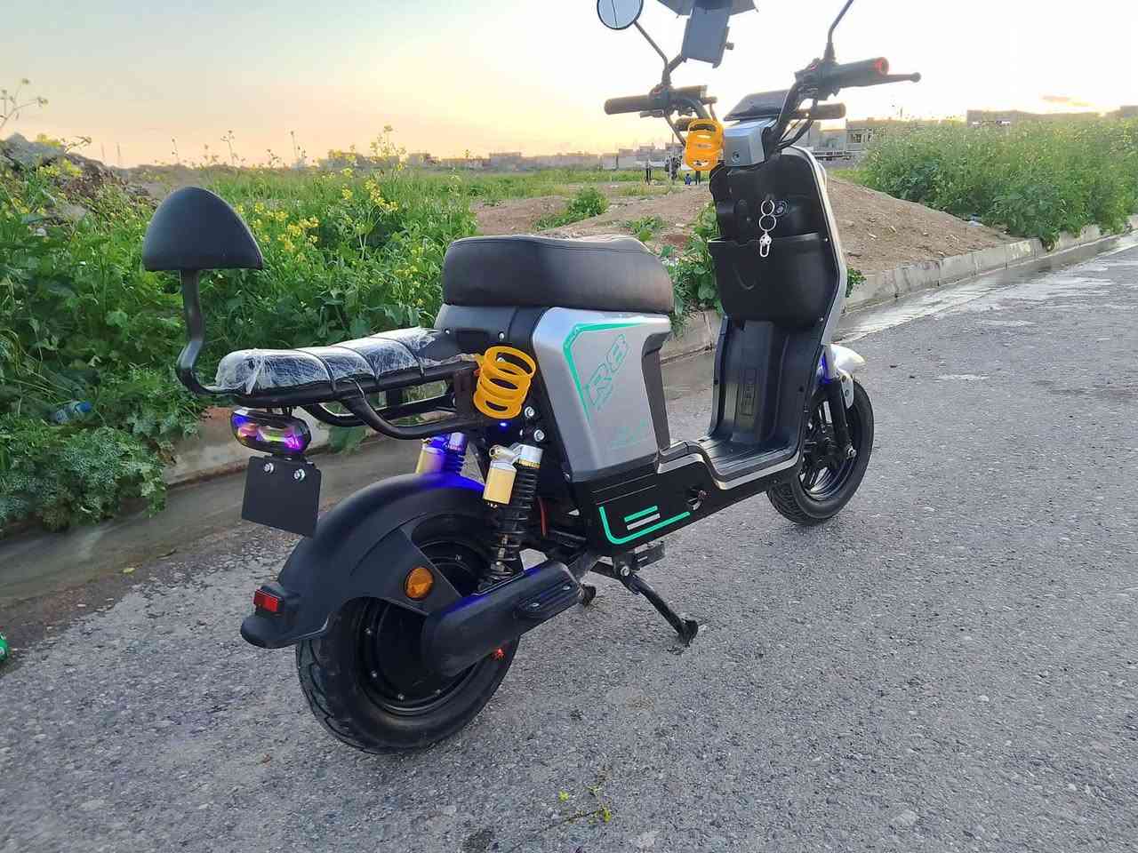 R8للبيع
مواصفات 
لايت عالي نصي 
دبل اشاره (خلاط) 
نضام R رجوع للخلف 
بلاتوث 
اربع نمر 
سرعه 99 حقيقي 90/85
منفذ شحن USB
5باتري 
ملف 2000
دبلات وره غاز 
دبلات كدام دهن 
اصطابات ثنينهن دهن 

باتريات ول ملف شركه ونلي 
كلو شرط 
سعر 400وبي مجال حك جيتك


**إذا كنت صاحب هذا الإعلان وتريد حذفه لأي سبب، رجاءا أرسل رسالة إلى الدعم الفني**