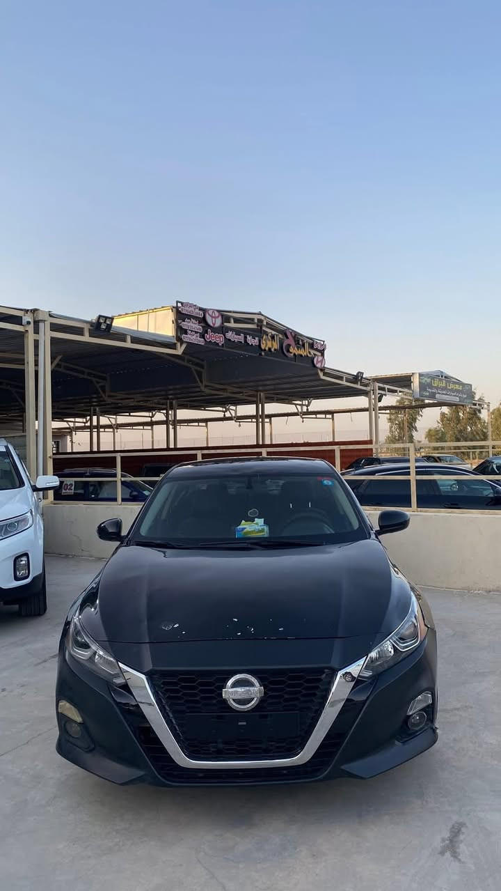 نيسان التيما 2019 
فئة S 
محرك 2.5L 
بدون دواخل
حادثها بجم بسيط  
للبيع 
او الي عنده مراوس بنيسان التيما حديثه خل ينزلها بالتعليقات
للتواصل خاص او عالرقم ***********
