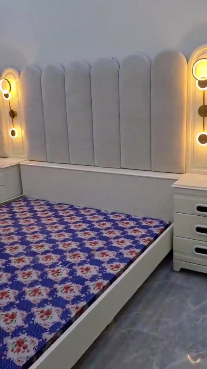 غرفة نوم مودرن بتفاصيل راقية ولمسات مريحة ✨
تصميم أنيق، جودة عالية، وراحة تخليك تحب مكانك أكثر 🤍
متوفرة بألوان وموديلات مختلفة تناسب كل الأذواق.
للاستفسار والأسعار راسلونا خاص 📩


**إذا كنت صاحب هذا الإعلان وتريد حذفه لأي سبب، رجاءا أرسل رسالة إلى الدعم الفني**