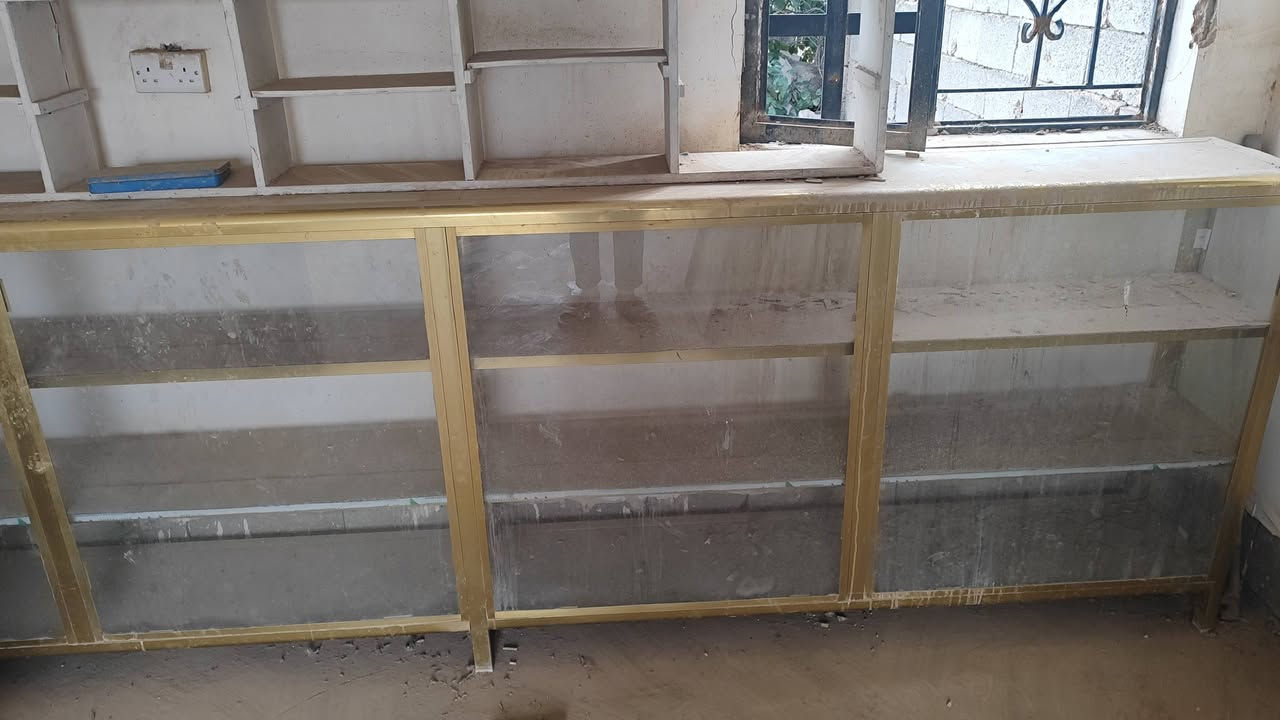 لسلام عليكم يوجد عارضه المنيوم جام للبيع
عرض 350
ارتفاع 110
البطن 40
سعرهه 500 وبيهه مجال


**إذا كنت صاحب هذا الإعلان وتريد حذفه لأي سبب، رجاءا أرسل رسالة إلى الدعم الفني**