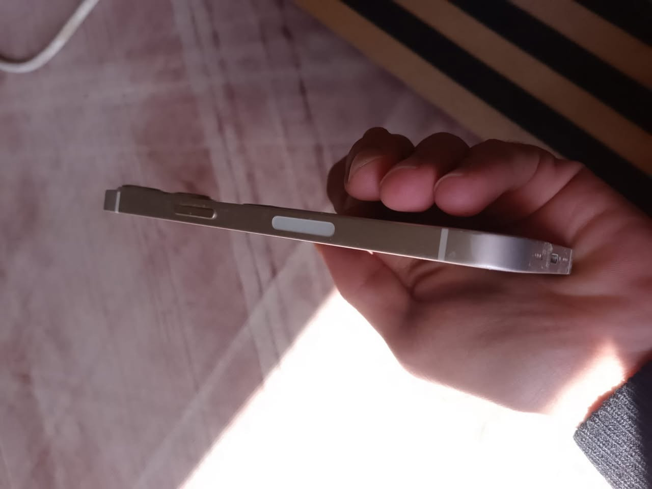 بعد السلام  آيفون 13 عادي للبيع ذاكره 128 نضيف فول ما مفتوح بطاريه 87 نموذج M  السعر 440 الف وبي مجال بسيط 
الموقع النميصه 

‭0787 860 8470‬
