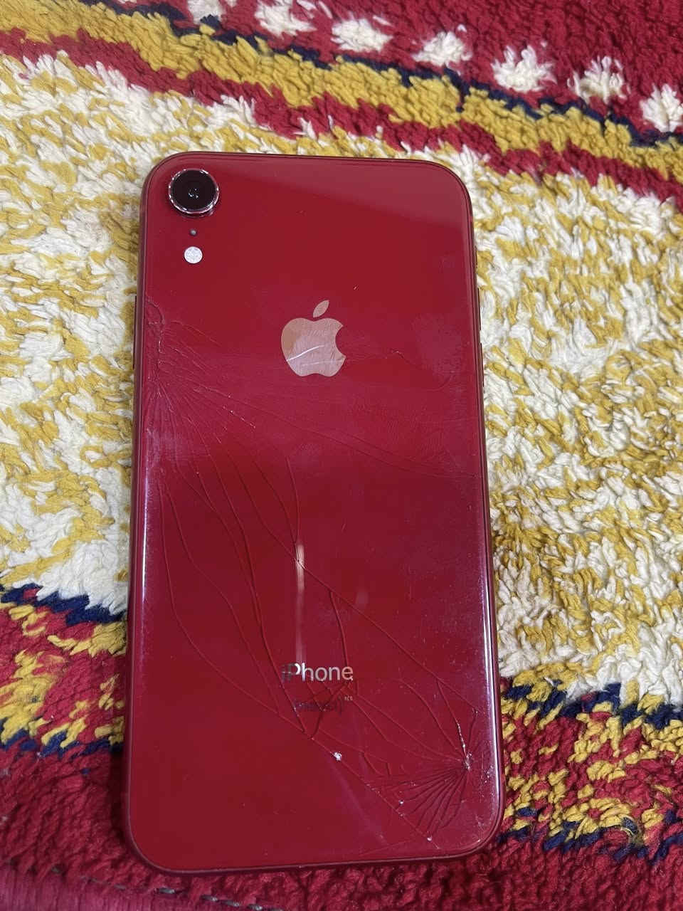 جهاز ايفون xr ذاكره ٦٣ جهاز بلادي مامفتوح بس اكو خط بالشاشه وكسر بالظهر خفيف فيس ايدي شغال ، السعر ١٢٥ الف وبي مجال مكاني بغداد الجديدة شارع المسبح (***********)
