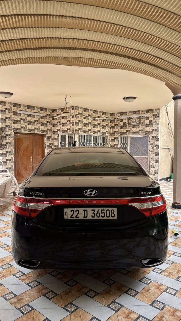 كراندر ازيرا 2013 وارد خليجي V6
السياره بدون اي حادث فول مواصفات :

تحكمات ستيرن 

بانوراما 

بردات ابواب

برده خلفيه كهرباء 

حساسات امامي خلفي 

مري شفط + اشارة ترحيب

بصمة ابواب ودخول ذكي

اشارة ترحيب داخلي وخارجي

مثبت سرعه

سستم صوت شغال كامل 

كشنات تدفئه

ويل 19 وتخم تاير جديد

باتري جديد

والمواصفات المعروفه بالازيرا 

السياره لون اسود نظيفة كلش داخل وخارج ومرتبه ومتعوب ومصروف عليها هواي 

محركها 3000 المرغوب ناعم وبدون اي مشاكل وصرفيتها كلش زينه والسياره على وضع البلاد بدون اي تعديل .

مكانها ( بابل - حله )

رقمها شمالي اربيل 

السعر 130$ وبيها محال بسيط 

***********
