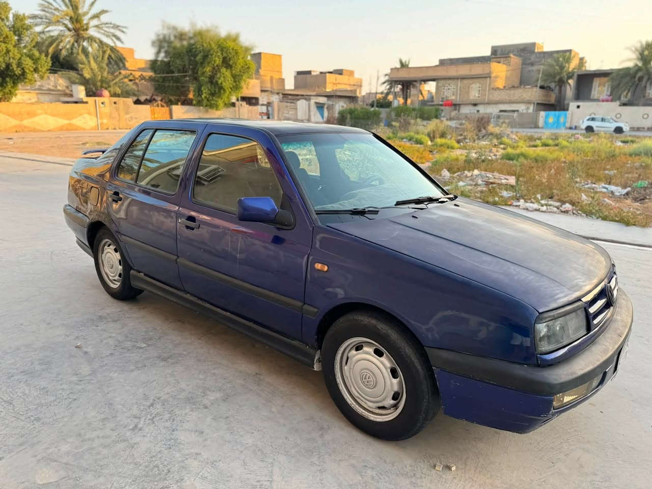 السلام عليكم
كولف فنتو موديل 1994 المكينه 2000 
تدفئه تبريد شغال كير عادي بخاخات جديد السياره جاهزه مناقصه شي السياره خير من الله الدواخل شوفة عينك السعر30$التحويل مباشر تواصل على الرقم ***********
