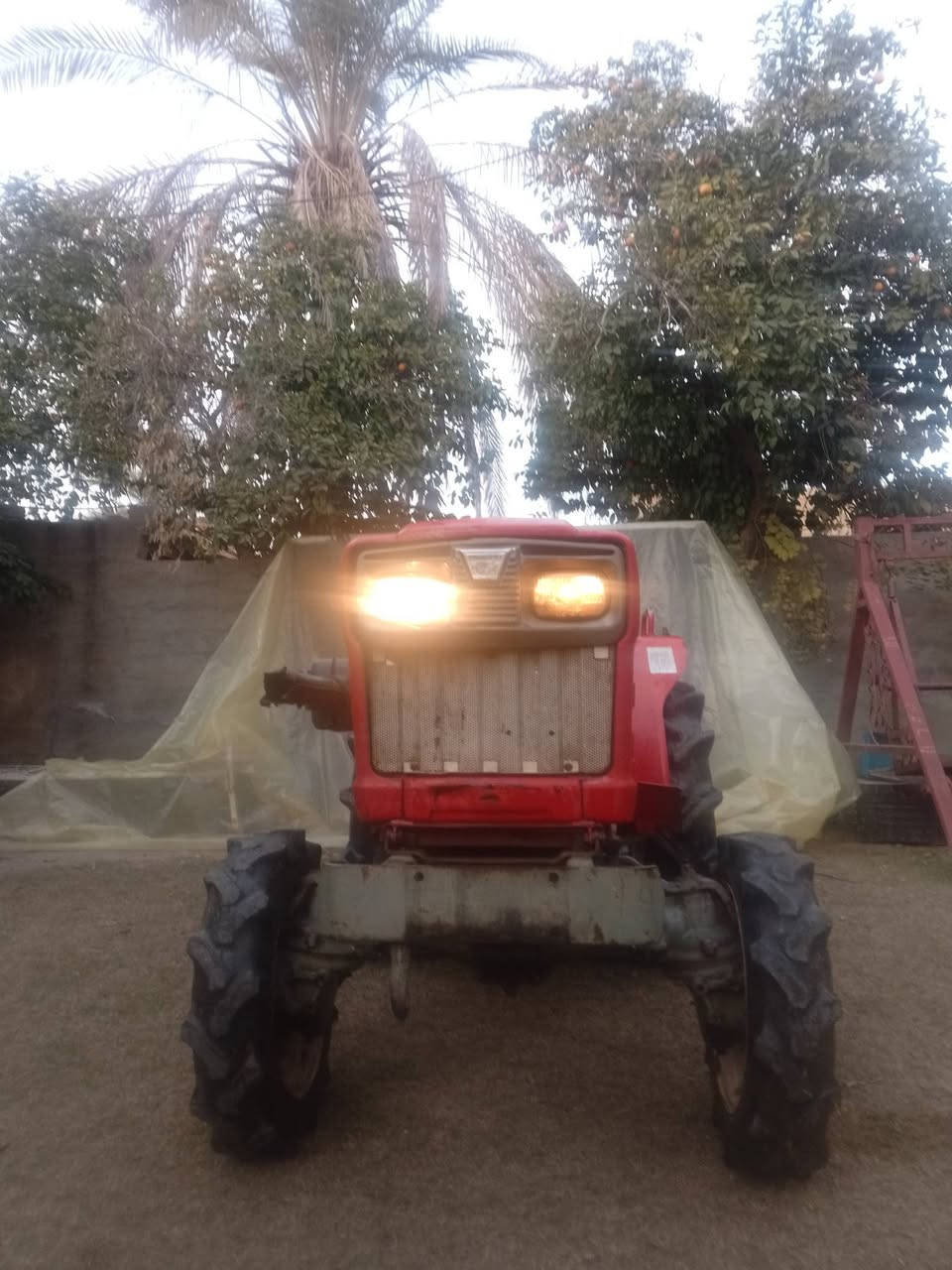 سلام عليكم للبيع مكينه 18حصان مع رباشة كهربائيات كلة شغال وراها رباشة فوس جديد دبل  اكسل نكرة سلف بغداد الراشدية سعر 38 ورقة وبيها مجال ***********
