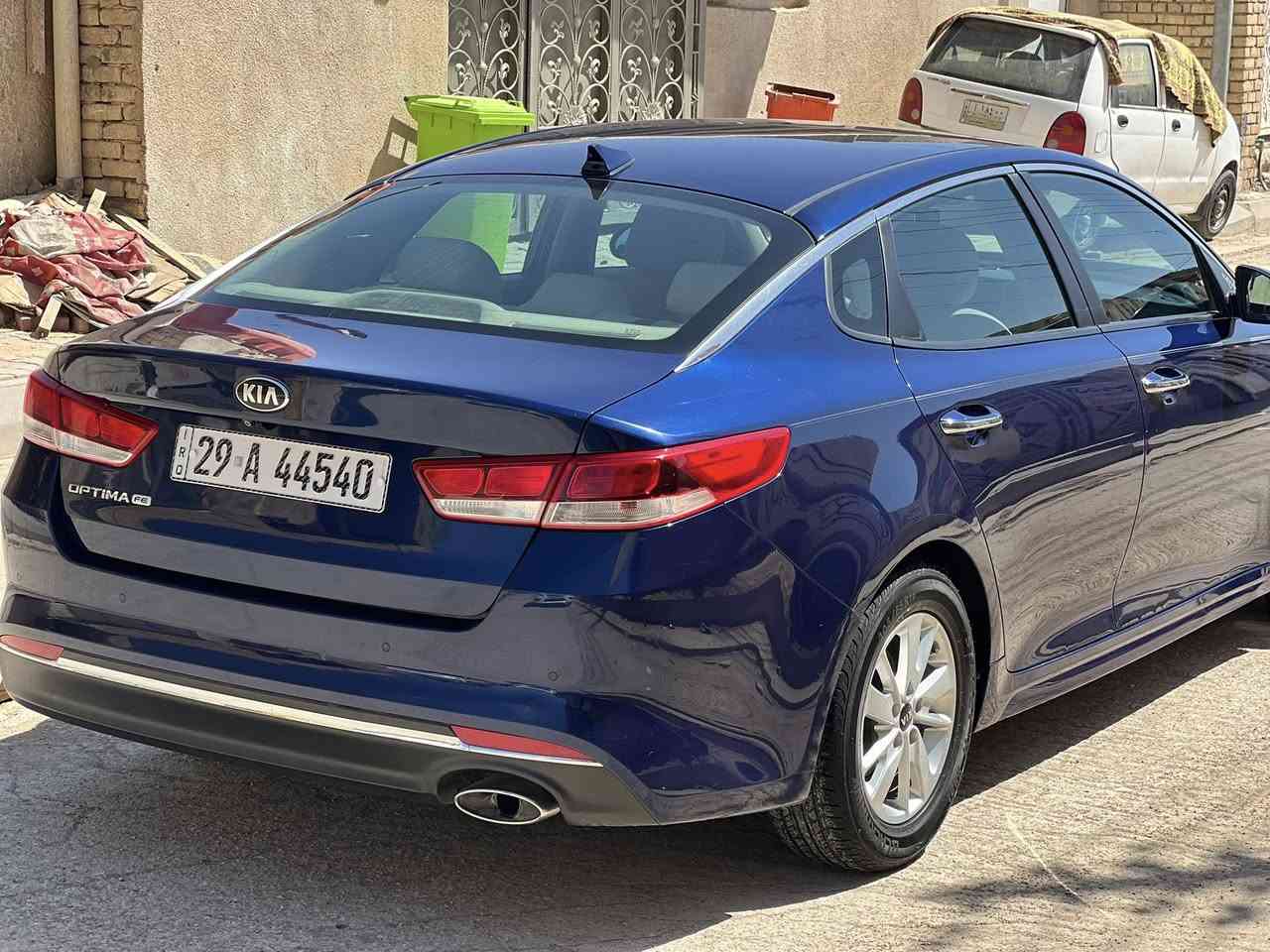 السلام عليكم للبيع kia optima موديل 2018 فئة fe رقم واسط بـ اسمي حادثها فقط بنيد مبدل بدون دواخل ولا شواصي بيها منضومة زينون شمسي 
مواصفات : شاشة كامرة حساس خلفي تحكم ستيرن نضام sport / Eco / normal يدات نيكل دواخل بيجي بلاد مثبت سرعة السيارة ما ناقصها شي من كل النواحي مكينة بلاد لا مفتوحه ولا تنقيص ولا تبخير 
مكاني كوت و للاستفسار اكثر ‭0778 227 3286‬
السعر 134 وبيها مجال
