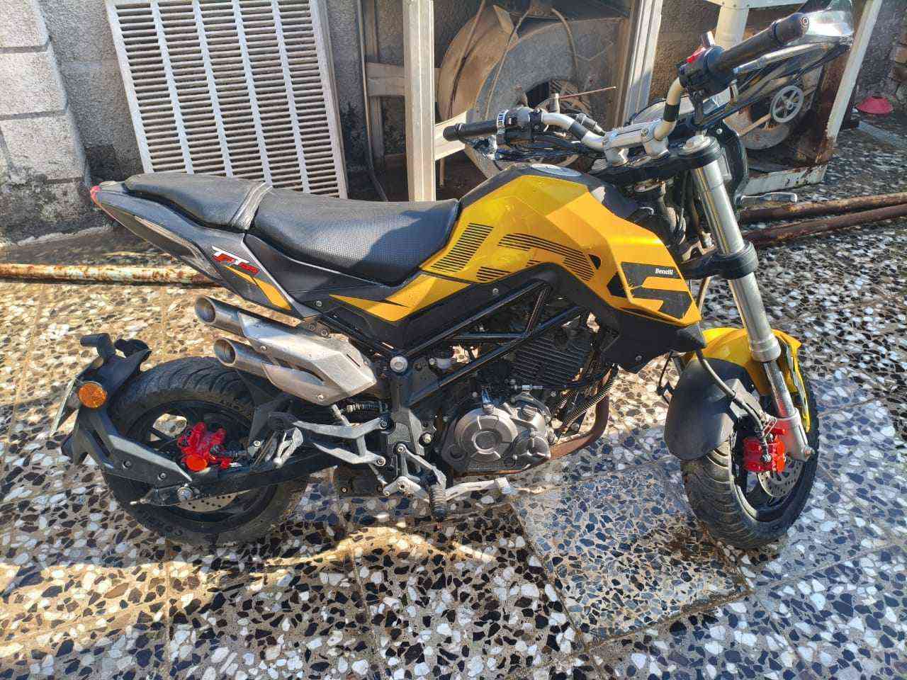 دراجه بلننيي ايطالي
مال رمبه برغي مامفتوح بيهه 
مكان المشتل 
***********
