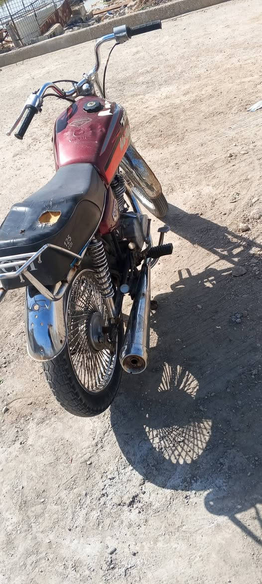 السلام عليكم دراجه تايكر رياضي للبيع السعر 250وبيها مجال اتصال 
***********
