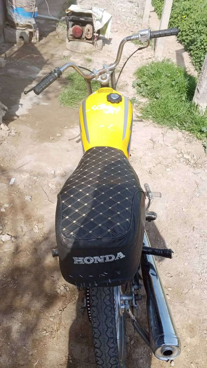 سلام عليكم دراجة للبيع سعر 275 مكان واسط صويرة ***********
