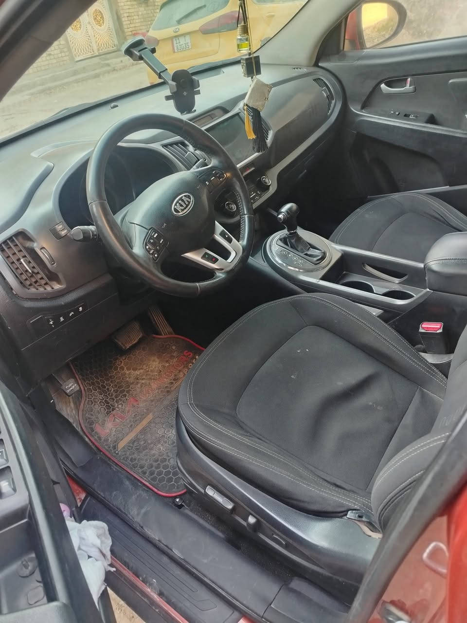 سلام عليكم سبورتج ١١ أمريكي مكينه دوش فورويل بيها ٣ قطع ضربتها من امريكا بلجنطه السيارة جاهزه السعر ١١٠ مكاني بغداد الامين الثانية ***********
