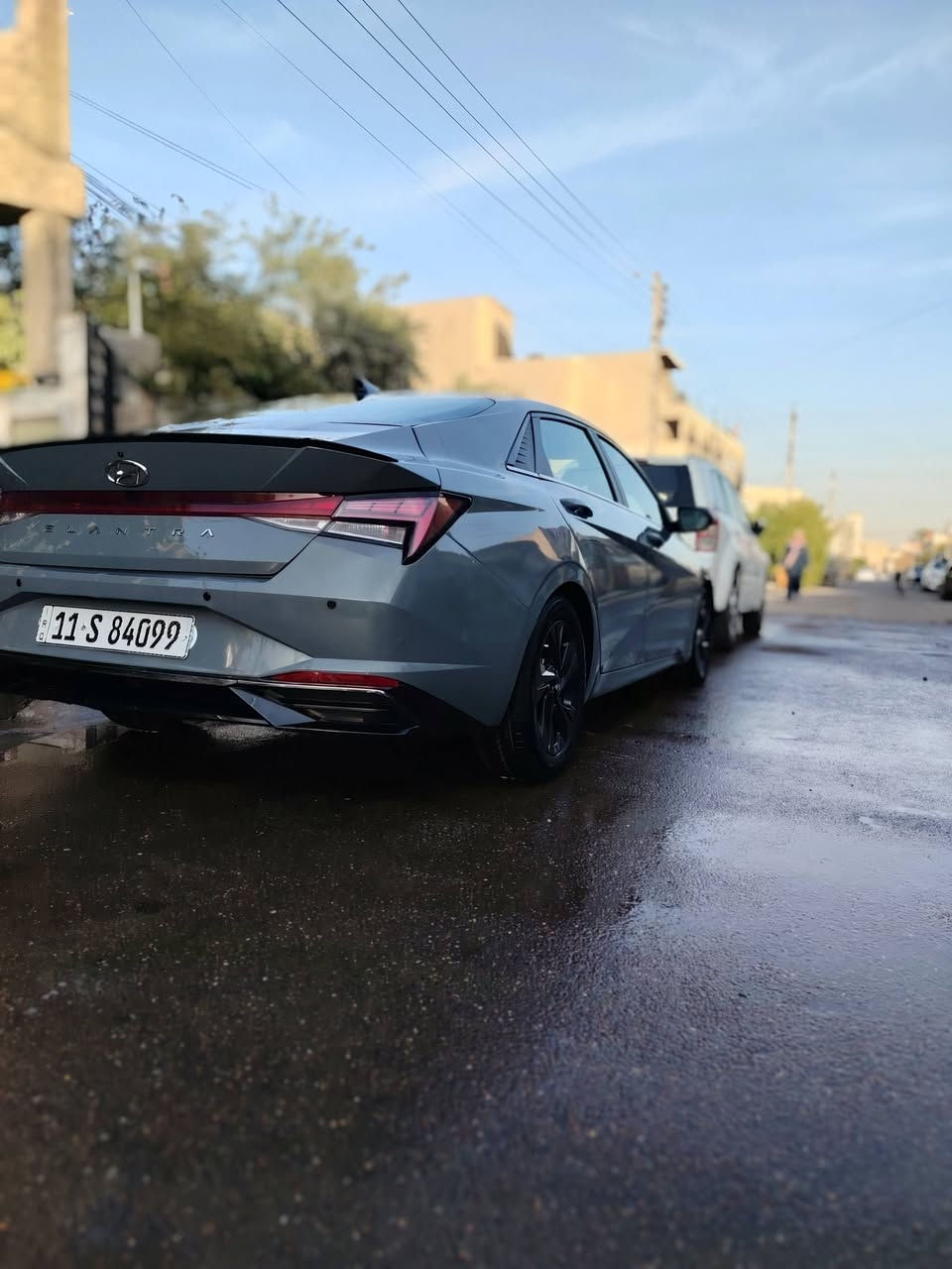 سلام عليكم الانترا موديل 2021 للبيع لون سمنتي مميز  أمريكي حادثهة جاملغ خلفي ايمن بجم كبس فول مواصفات Limited فتحت سقف حساسات اماميه خلفيه رادار امامي بصمه أبواب بصمه تشغيل عن بعد ثلاث وضعيات سياقه تحديد مسار توقف ذاتي اوتو هولد سايد بريك بصمه شاشه تدعم كار بلي تجوه وسطيه ليد نهاري ليلي لايت زنون اربعه دسك سياره حلوه خير من الله محرك 2000 دوش كير ايتي
 المرغوب كشنات تدفئه السعر 155 وبيه مجال الاستفسار عبر الرقم  ***********
