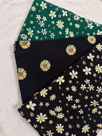 اهلاً حبايبي🙋🏼‍♀️🙋🏼‍♀️ اقمشة جددديده  وجميلة وجودة عالية والسعر حلو هم...