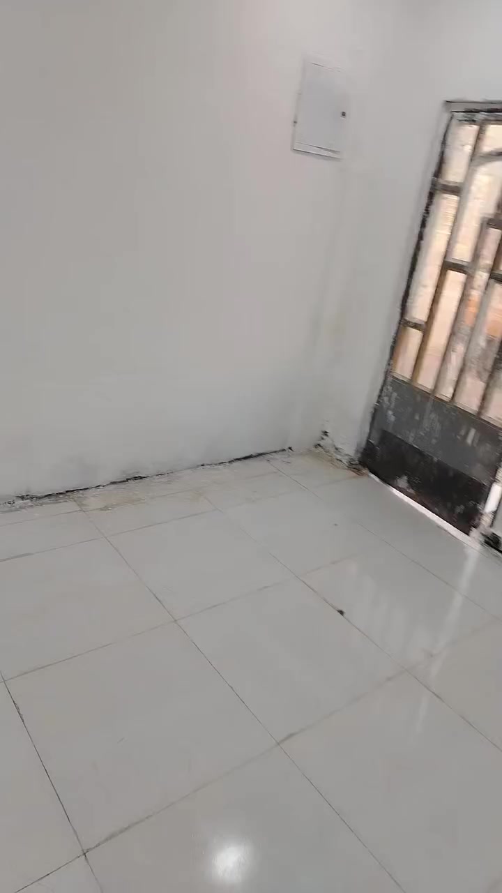 اسلام عليكم شقه للايجار في حي الزيتون في  شارع ٢٠ تحتوي عل غرفه  نوم وستقبال وصاله وصحيات ومطبخ
للاستفسار *********** او ***********
