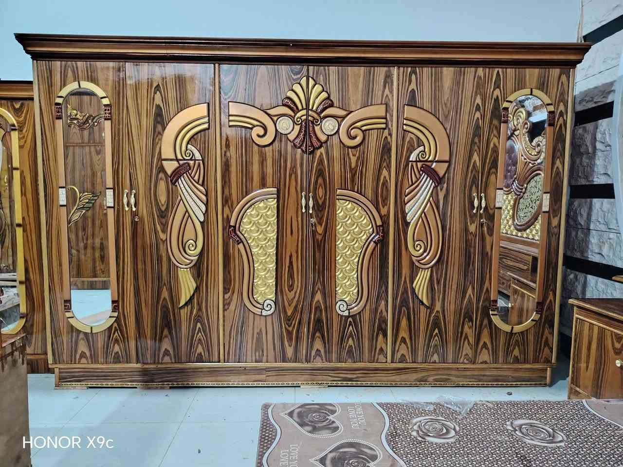 سلام عليكم يوجد قرفه تاج صاج داخل وخارج السعر ٦٠٠ وبيها مجال العنوان الرمانه الاستفسار على التلفون ***********
