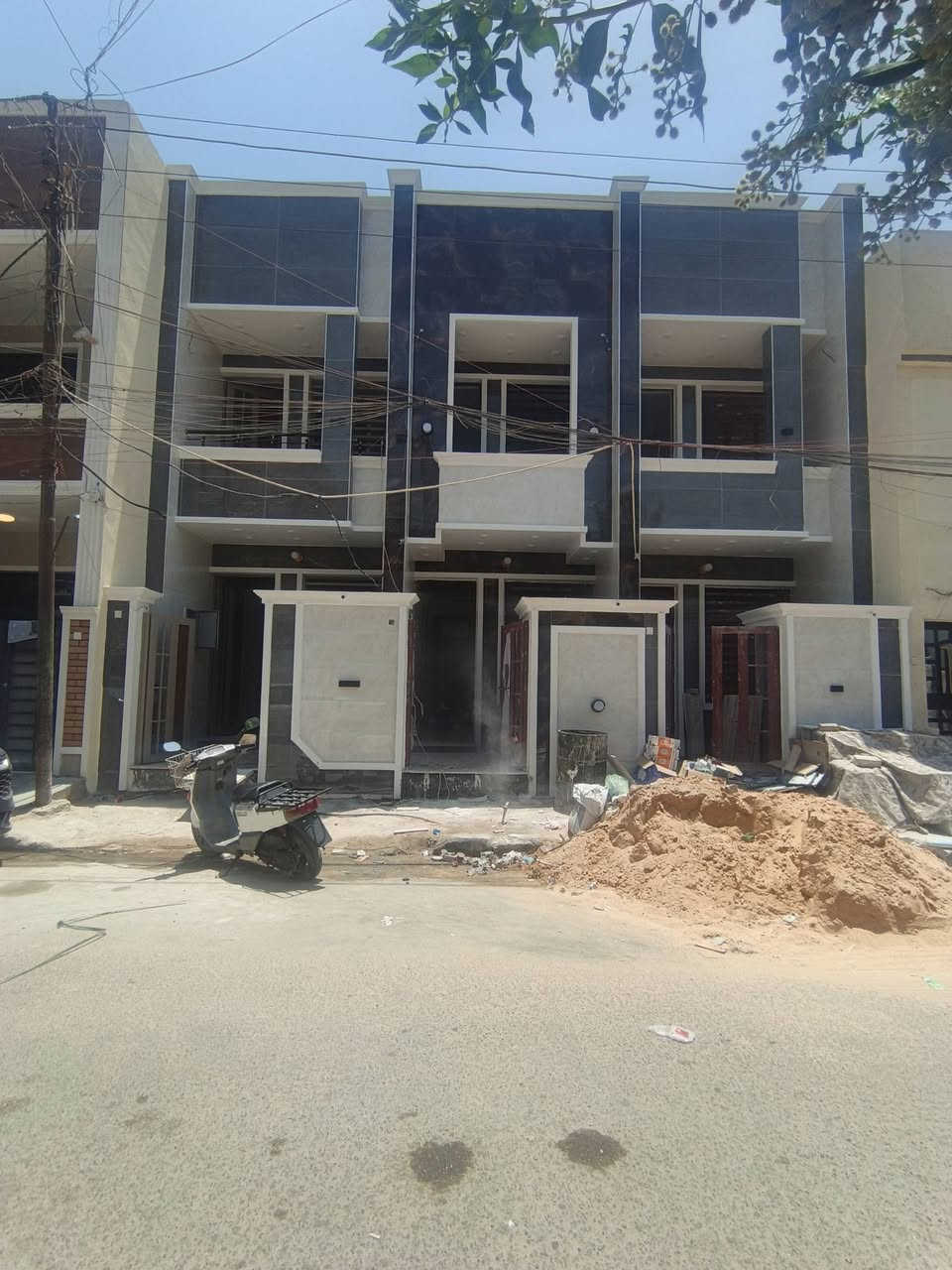 بيت للبيع مساحة ٦٤متر بناء درجه اولى تسليم مفتاح 🔑, 3نوم وصاله ومطبخ وخدمات الشعب حي العقاري خلف مطعم حجي عادل لاتصال مكتب كليم الله للعقار ***********واتساب ماسنجر مقابل مدرسة بلقيس تابعني على صفحه
