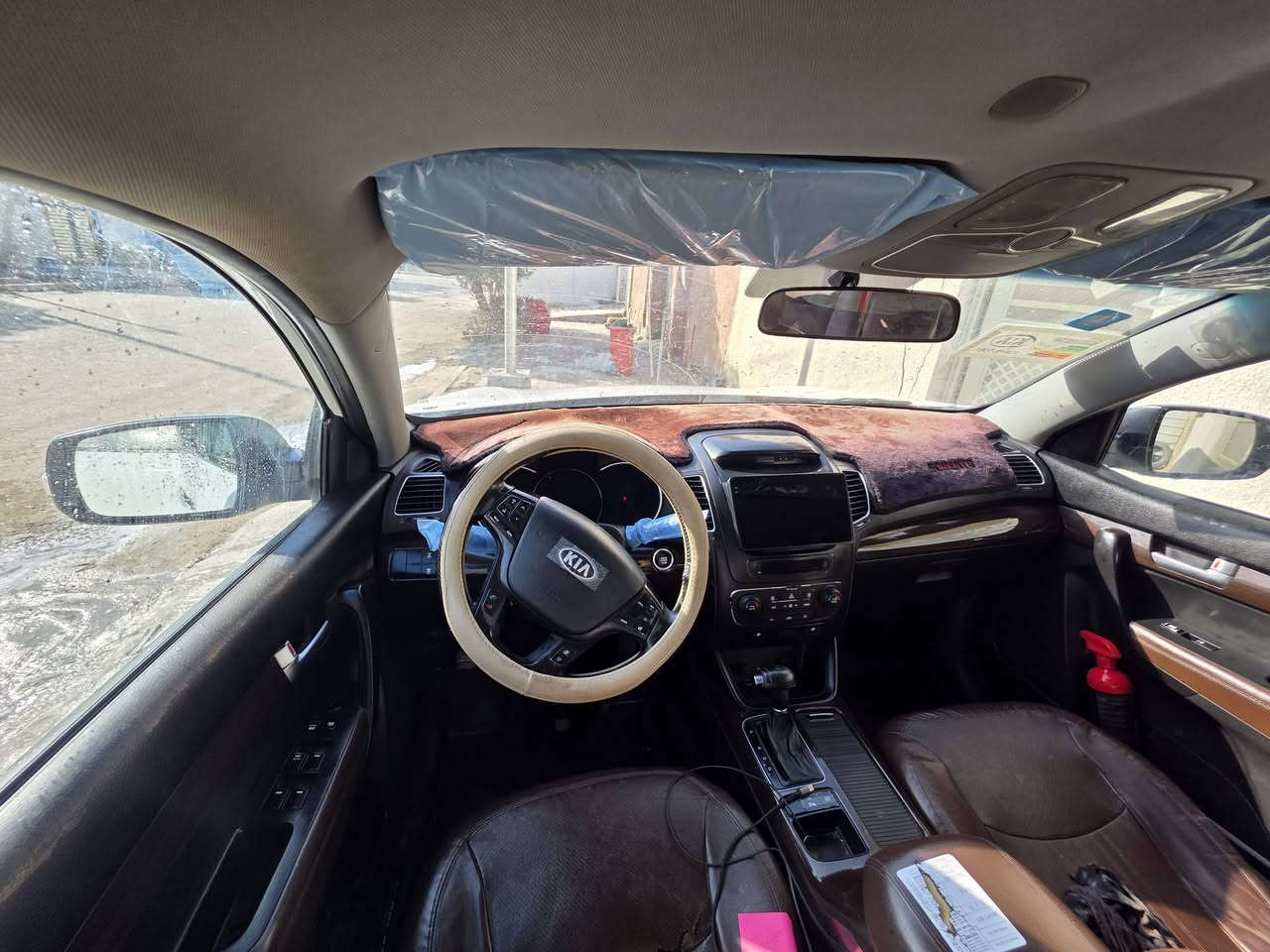 سورنتو ٢٠١٥ ٦ سلندر
فئة كويتي فول مواصفات 
 كفاله عام محرك وكير 
مكفوله من الصبغ بارد كد اصابع اليد بجاملغ الخلفي راجع  ما 
ينشاف ابد 
كامرات ٥ دورات ٣٦٠ شاشه كبيره 
تحكم ستيرن 
سرع اقتصادي واعتيادي 
حساسات امامي وخلفي 
اناره الابواب 
بصمات ابواب ٢ 
بأسمي السياره رقم بغداد
كشينات كهربائيه تبريد تدفئه كشنات  
سبعه راكب 
٣ قطع تبريد  كيلو متر ٢١٦ الف 
السياره جاهزه من كلشي حداديه تايرات 
السعر ١٩٧ وبيه مجال قليل 
للاستفسار ***********
