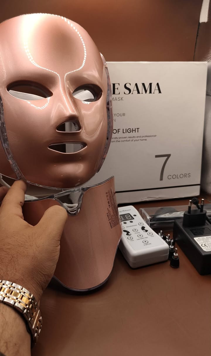 قناع HIME SAMA الضوئي (7 ألوان) الحل المتكامل لمشاكل البشرة بجهاز واحد ومن البيت يعتمد على تقنية العلاج بالضوء (LED) بسبعة ألوان مختلفة كل لون يشتغل على مشكلة معينة
🔴 الأحمر لشد البشرة وتقليل التجاعيد (تحفيز الكولاجين)
🔵 الأزرق لقتل البكتيريا المسببة لحب الشباب
🟢 الأخضر لتوحيد لون البشرة وتقليل التصبغات
🟡 الأصفر لتحسين مرونة الجلد وتصريف السموم
🟣 الأرجواني لعلاج آثار الحبوب والندوب
Cyan الأزرق الفاتح لتعزيز طاقة الخلايا وتنشيط الأيض
⚪ الأبيض يتغلغل بعمق لشد الترهلات وتحسين مظهر البشرة
 آمن سهل الاستخدام ويجي وياه جهاز تحكم وقناع خاص للرقبة لضمان العناية الكاملة انطونا بي سعر مقبول أصلي ع الشرط 
قناع HIME SAMA الضوئي (7 ألوان) ة


**إذا كنت صاحب هذا الإعلان وتريد حذفه لأي سبب، رجاءا أرسل رسالة إلى الدعم الفني**
