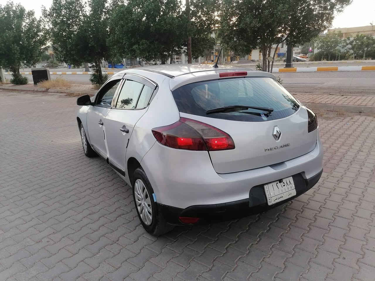 رينو ميغان ٢٠١٢ فول مواصفات رقم بابل مشروع وطني باسمي شرط التحويل تخم تاير جديد صدر جديد سياره جاهزه من كلشي تبريد تدفئه دواخل كله عل بلاد شاشه كامره منضومت زنون شمسي الاصلي كير ومحرك مكفولات كير اوتوماتيك محرك ١٦٠٠ بلاد ياباني  سياره جاهزه ترايك وين متريد سعرها/ ٦٠ورقه وبيها مجال عنواني ديالى خانقين ***********

