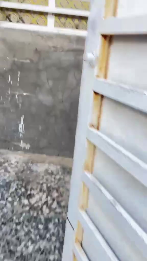 رهنيه قطاع سادس وره فوج الطوارئ ب٢٥وايجار ١٥٠بيت نظيف وجديد وفارغ حالياً هذه رقم ابو البيت‭***********‬
