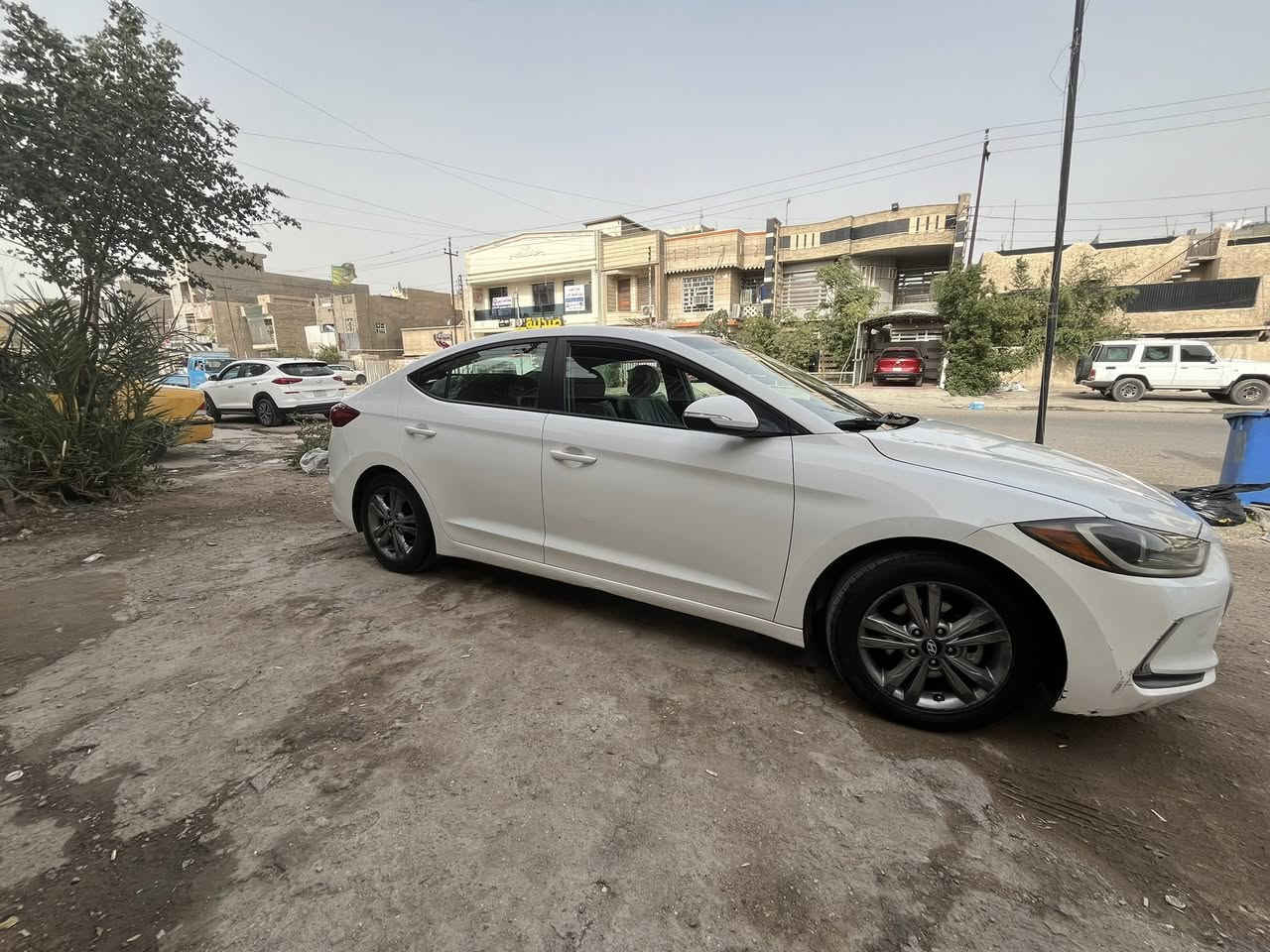 السلام عليكم هوانداي النترا وارد كندي 2017 للبيع سياره نظيفه جداً المحرك دوش جاهزه بيه ٣قطع صبغ  بأسمي رقم بغداد انكليزي مكاني حي البنوك السعر ١١٠ وبيه مجال  رقم الهاتف ***********
