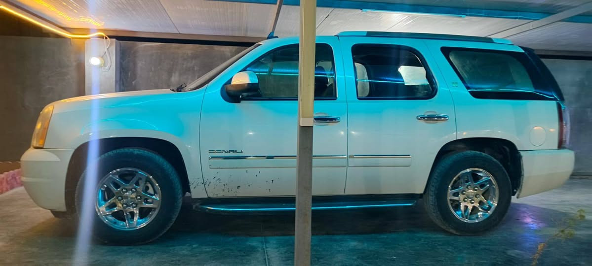 اسلام عليكم من رخصت مدير الكروب يوكن البيع 2014 دنهلي موصفات خاصه محرك 8 اي برد كهرباء باقي الموصفات عل خاص ***********
