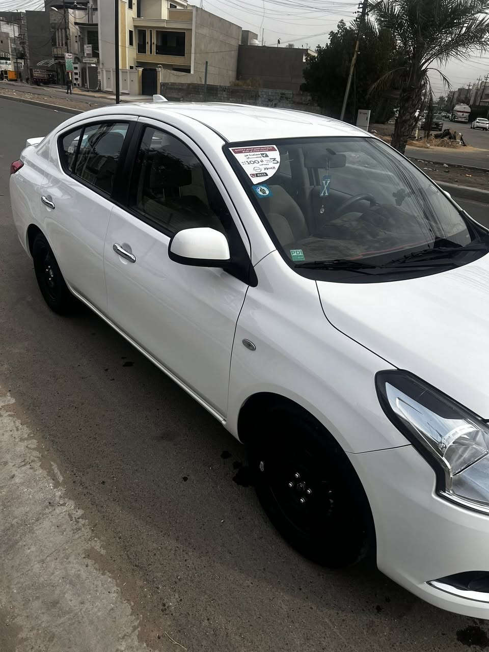 السلام عليكم نيسان سني هندي موديل 24 
 السيارة ماشية 26 الف مكفولة كفالة عامة 
السيارة باسمي للاستفسار الاتصال ***********
