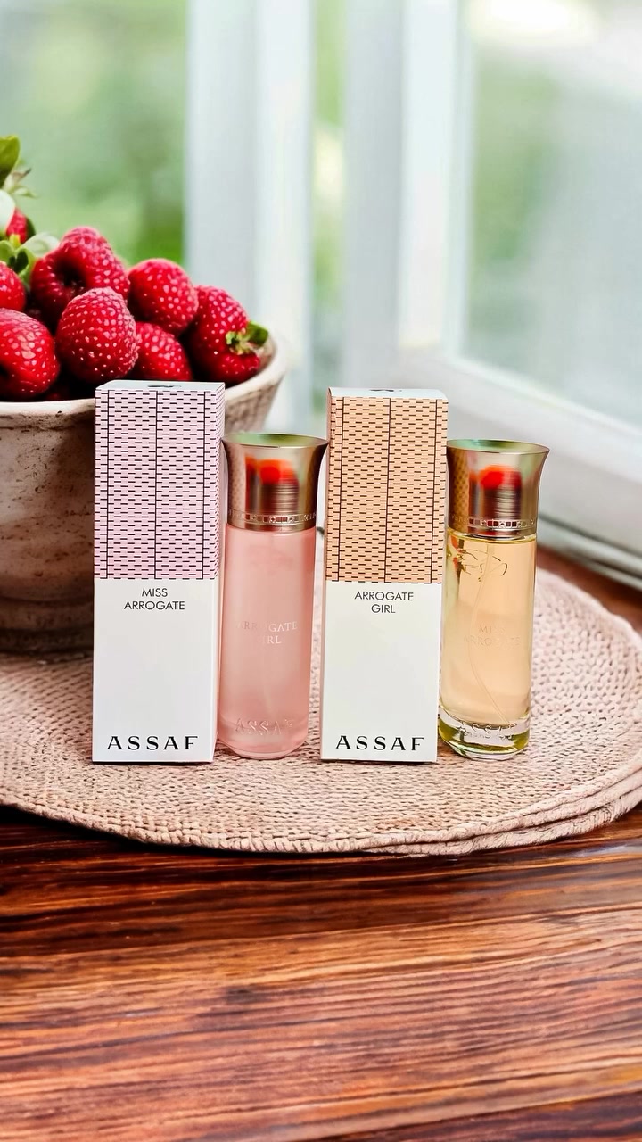 عطور Arrogate Girl Asaf شيرين من عساف السعودية 🇸🇦 .
✔️يرهم للجنسين 
البرتقالي مقدمة العطر:
الجريب فروت 🍊، البرغموت الإيطالي، زيوت البرتقال، الماندرين ✨
🔸 قلب العطر:
الكراميل 🍯، الأرز الإسباني، الياسمين 🌼، زهر البرتقال 🌸
🔸 قاعدة العطر:
الأمبروكس، الفيتيفر 🌿، خشب الصندل، المسك 🤍، خشب الأرز
... الوردي مقدمة العطر🌸
زهر البيضاء، النيرولي، اللوز ✨
🩷قلب العطر:
الياسمين 🌼، البنفسج، المشمش 🍑
🩷قاعدة العطر:
المسك 🤍، الياسمين، خشب الصندل.


**إذا كنت صاحب هذا الإعلان وتريد حذفه لأي سبب، رجاءا أرسل رسالة إلى الدعم الفني**