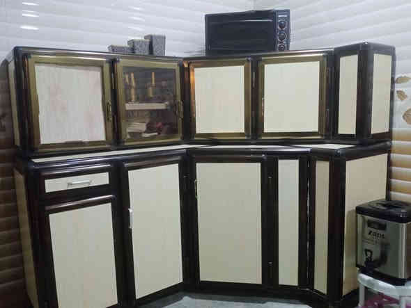 كونتر المنيوم 3 قطع ركن كوانترنضيف جدا قياس 2.30...وسنك 1.60 ع كركوك بنجه علي سعر 225 الف،،،م***********
