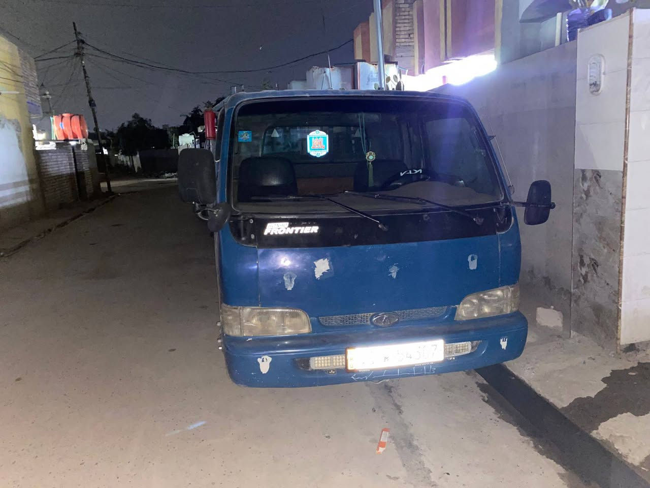 سلام عليكم سيارة فنتيرة موديل 1999رقم نكليزي بغداد المكان معامل الباويه سعر ٦٠ وبيه مجال رقم ***********
