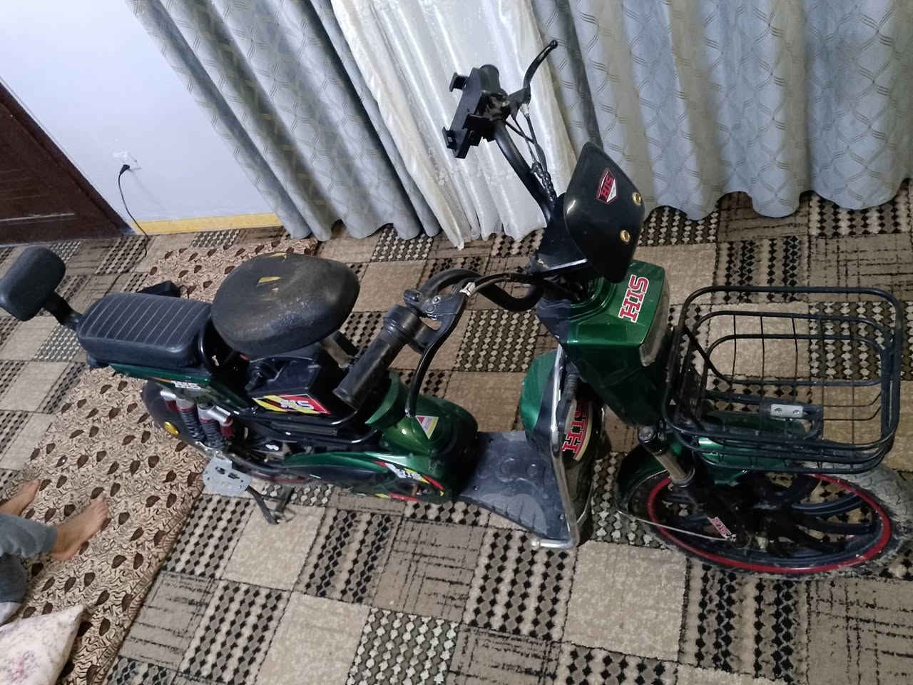 السلام عليكم بسكل شحن للبيع تايرات جدد بطاريات بل شرط دبل اشاره ملف حجم جبير سرعه 99سعره 300وبي مجال تعال وادلل رقم ***********
