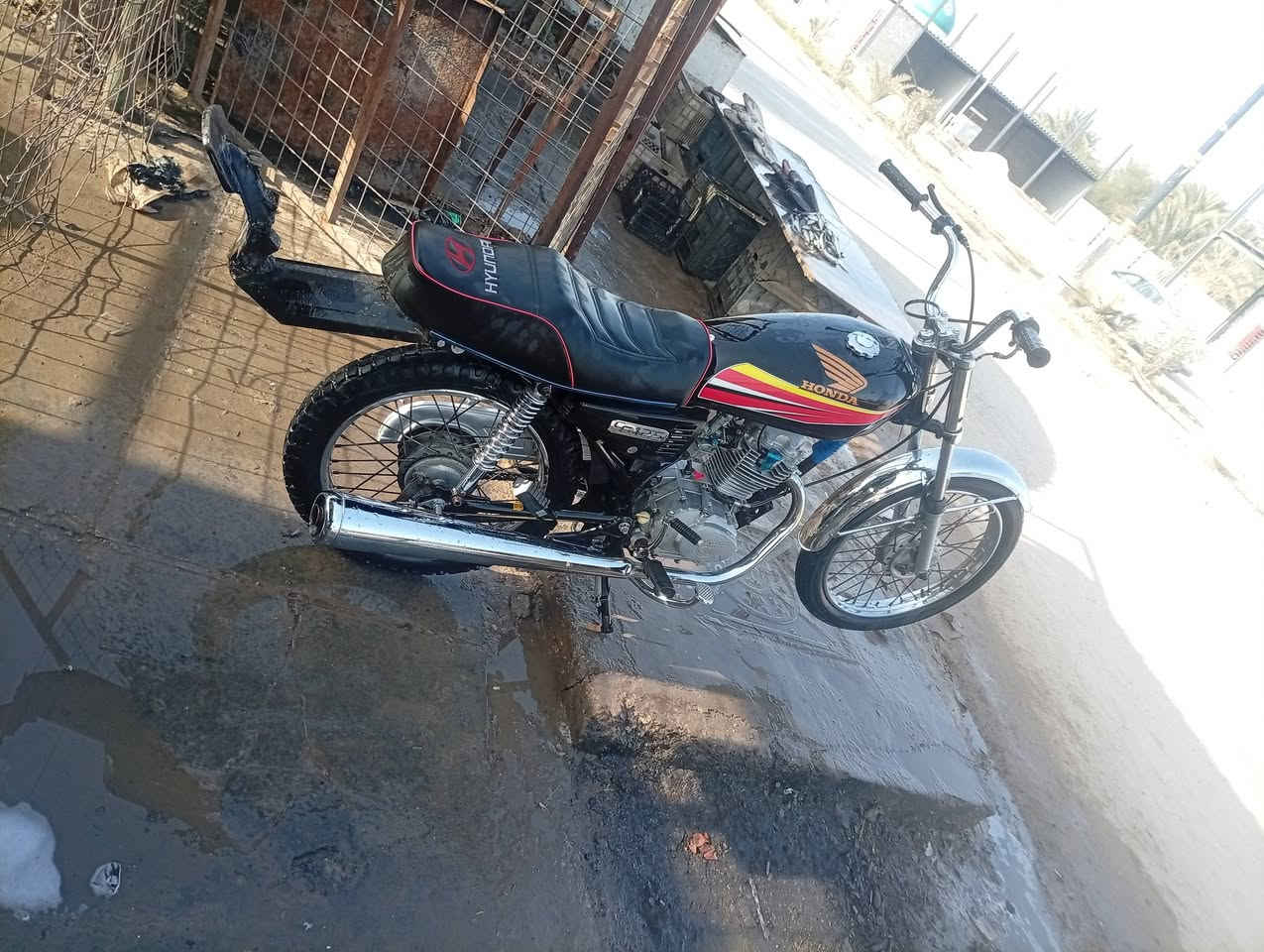 السلام عليكم دراجه كلك للبيع تعميره 2026من غير مكينه اودبلات اوياله مو جدد ولباقي كلهه جديد مكينه ناعمه اوخير من الله مكاني دوانيه سدير الرقم ***********
