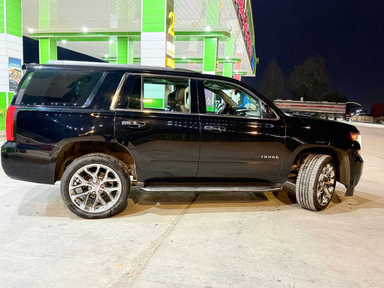 للبيع ‏ CHEVROLET  PREMIER
تاهو (2019) بريمير خليجي  
 ماشيه(119) الف كيلو / مكفوله كفاله عامة فقط بارد في الجاملغ الامامي 
المواصفات                       
فول مواصفات ١/١
٨سلندر
سلايد(فتحة قمارة)
كراسي جلد اصلي
كراسي اثنين كهرباء
كراسي هزار(عند اقتراب السيارة من اي شي)
كراسي خزن(ميموري)
كراسي(تدفئة+تبريد)
تبريد خلفي شاشة
شحن الهاتف لاسلكياً
رادار
سائق آلي
كروس سرعة
4بصمات 
فول تحكم استيرن(جهتين امامي+جهتين خلفي)
استيرن كهرباء
استيرن تدفئة
شاشة عرض الاعطال
صندوك كهرباء(شفط)
نظام السير على الخط
دبل كير(عادي+اوتوماتيك)
دبل حساس(امامي+خلفي)
نظام تحكم بمستوى الضوء الداخلي
مانع تزحلق
پدل كهرباء(تحكم كهربائي بالبريك والبانزين)
فور ويل
شاشة امامية كبيرة اصلية
شاشة خلفية DVD اصلي 
كامرة خلفية 
تشغيل عن بعد
قاصة سرية 
اشارة بالمري
مري كهرباء(شفط)
لايت عدسة زنون
لد امامي
سستم_صوت
كيجات ديجتال 
موصفات لبريمير بعد معروفه هيه اعلى فئة
مكان السيارة  / بغداد / المحمودية 
رقمي / ***********
سعره(390) وبيه مجال
